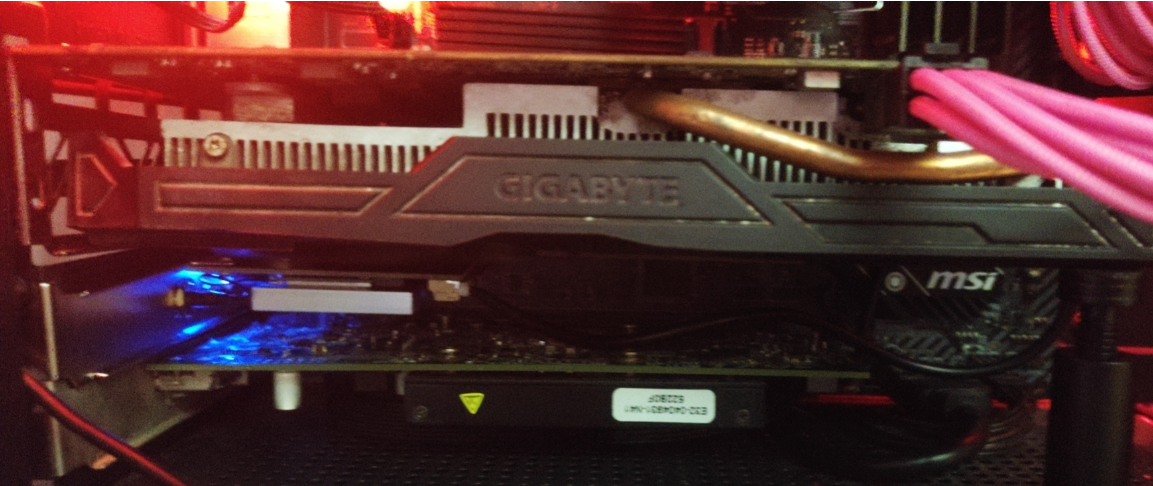 夹心面包，中间是网卡